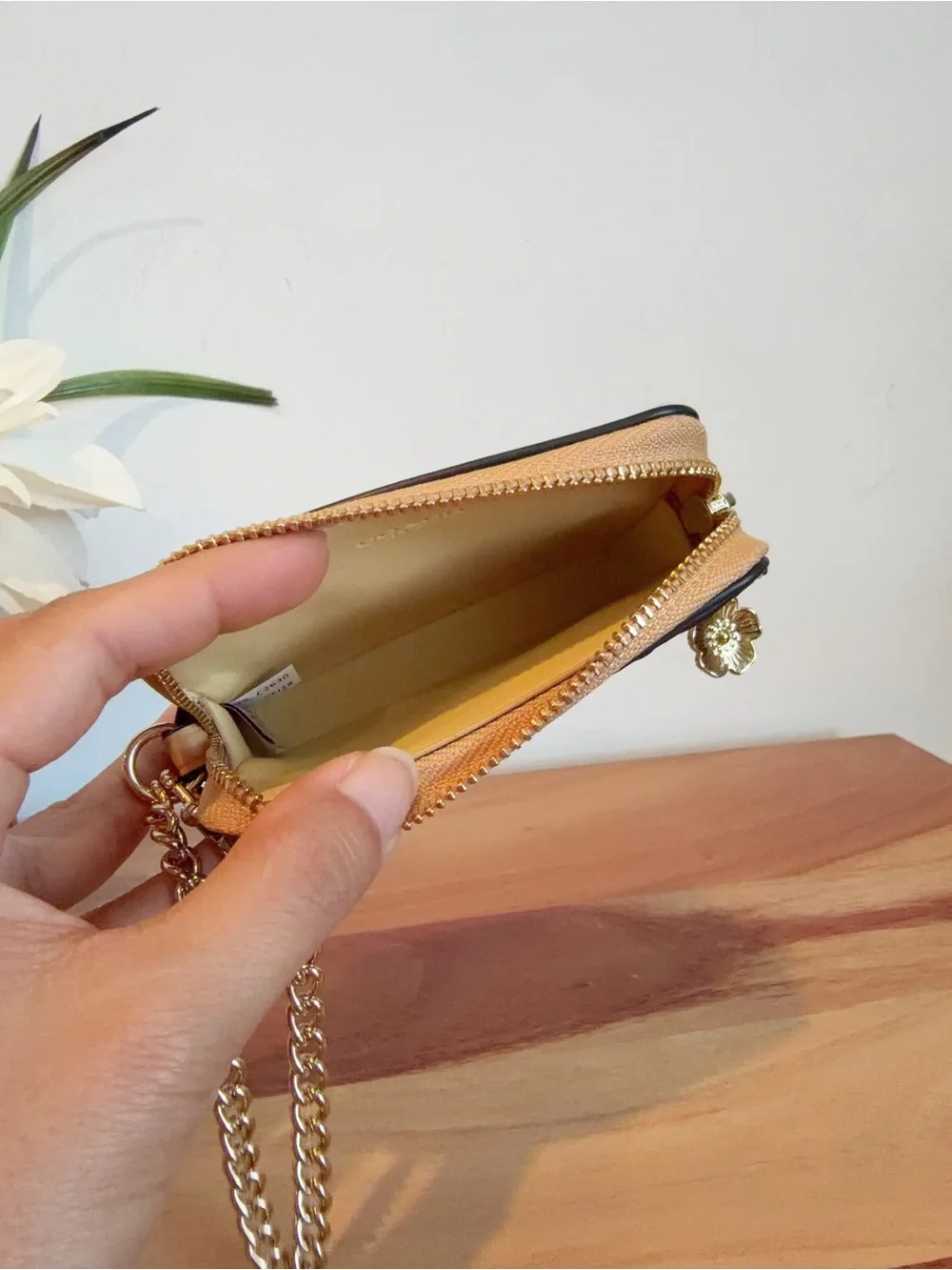 NWT Coach Zip Card Case In Signature Leather With Charm